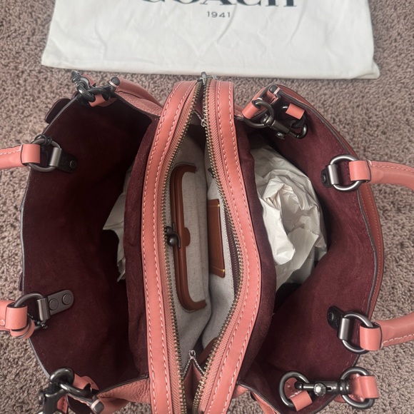 Rogue 30 Tea Rose In Glovetanned Pebble Leather - Picture 4 of 6